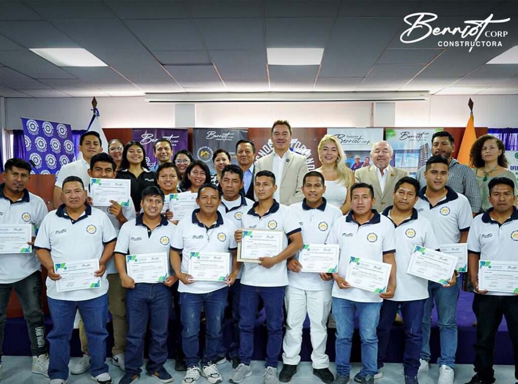Primera promoción de la Escuela de Albañilería Berriot Corp: una generación que construye diferente 3 Berriot Corp. celebró la clausura oficial de su primera Escuela de Albañilería